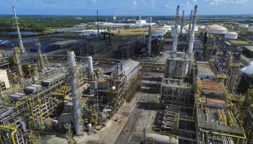 Petrobras reajusta preço do diesel em R$ 0,38 por litro a partir deste sábado (14)