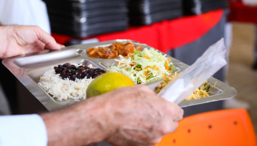 Restaurantes Populares de Maringá terão cardápio especial nesta sexta (17); confira
