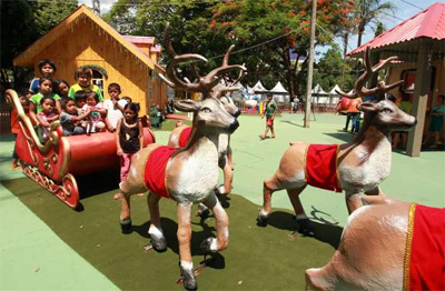 Vila do Papai Noel oferece atrações especiais para crianças diariamente