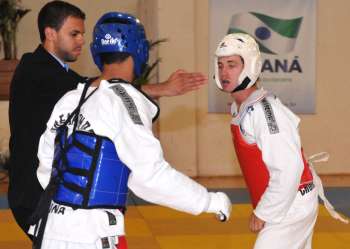 Maringá fatura 11 medalhas no taekwondo masculino nos JAPs