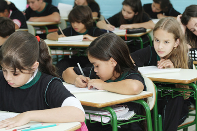 Redução do número de alunos em sala de aula já é realidade no Paraná