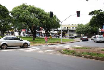Semáforos da rotatória da Av. Mandacaru já estão funcionando Semáforos da rotatória da Av. Mandacaru já estão funcionando