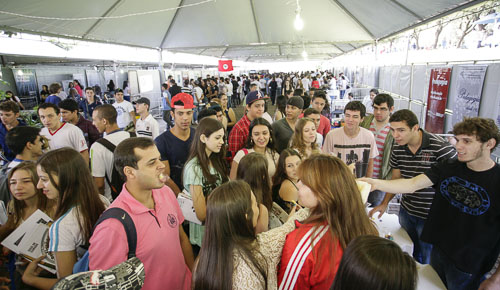 Mostra de Profissões começou nesta quarta-feira (10).