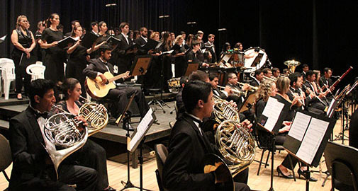 Coro e Orquestra Unicesumar realizam Concerto de Natal.