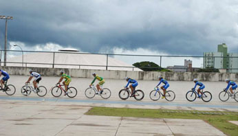 Seleção Brasileira de Ciclismo encerra período de treinamento em Maringá neste sábado (18).