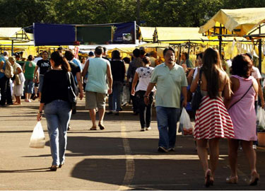 43 feiras funcionam em Maringá durante a semana. Veja programação.