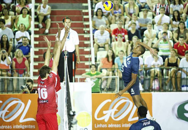 Com ginásio lotado, Sada Cruzeiro venceu o Sesi (SP) e faturou título da Copa Brasil de Vôlei.