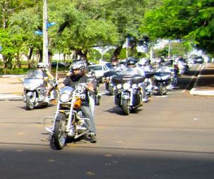 Proprietários de Harley-Davidson esquentam motores para encontro em Maringá. Veja programação.