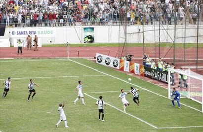 Maringá Futebol Clube é vice-campeão após disputa nos pênaltis contra o Londrina.