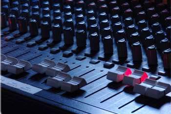 Secretaria da Cultura oferece curso básico de operador de áudio.