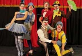 Companhia Meu Clown apresenta espetáculo ''Orquestra de Bexigas'' no Teatro Barracão