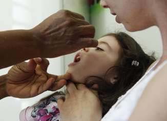 Campanha de vacinação contra a paralisia infantil já imunizou 48% das crianças
