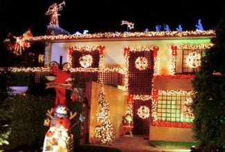 Veja como evitar problemas ao instalar a decoração de Natal