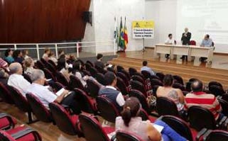 Curso de Educação Financeira Familiar será realizado para a segunda turma nesta quinta-feira (20) Curso de Educação Financeira Familiar será realizado para a segunda turma nesta quinta-feira (20)