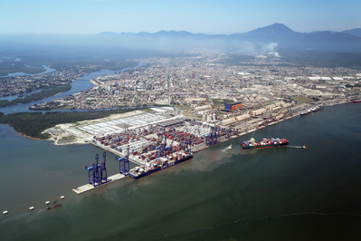 Portos do Paraná movimentaram 45,5 milhões de toneladas em 2014