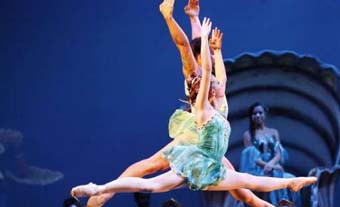 Espetáculo de dança é atração no Teatro Reviver nesta quarta-feira (29) Espetáculo de dança é atração no Teatro Reviver nesta quarta-feira (29)