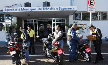 Mototaxistas devem providenciar documentação para cadastramento até dia 30 de junho Mototaxistas devem providenciar documentação para cadastramento até dia 30 de junho