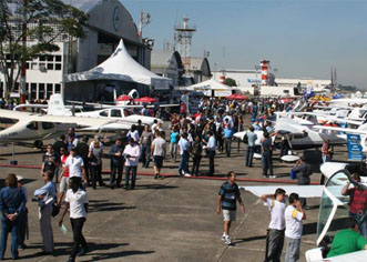 Em julho, Maringá será sede da 18ª edição da Feira Internacional de Aviação 2015 Em julho, Maringá será sede da 18ª edição da Feira Internacional de Aviação 2015