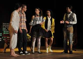 Companhia Forféu apresenta espetáculo “Quando o Universo Conspira” no Teatro Barracão Companhia Forféu apresenta espetáculo “Quando o Universo Conspira” no Teatro Barracão