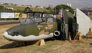 Aeronave da Força Aérea Brasileira torna-se monumento em Maringá