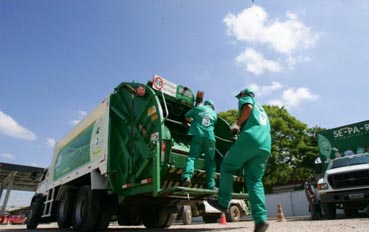 Vereadores discutem incentivo salarial para coletores de lixo e motoristas da coleta