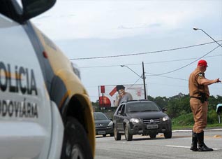 Policiamento é reforçado para garantir segurança nas estradas