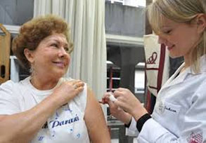 Vacinação contra a gripe no Paraná é antecipada e deve imunizar contra a dengue