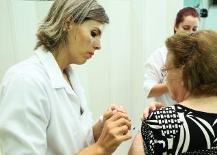 Unidades de Saúde abrem neste sábado para vacinar contra gripe