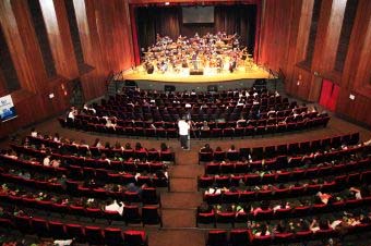 SAINT-SAËNS, Camille  Orquestra Filarmônica de Minas Gerais