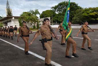 PM promove treino de tiro para policiais aposentados