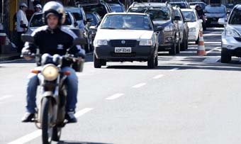 Motociclista tem 20 vezes mais chances de morrer em acidentes