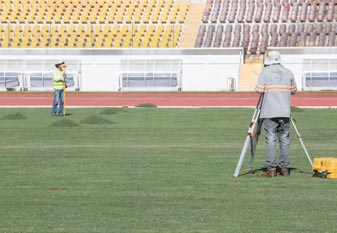 Comissão da CBF faz vistoria e medição do gramado do Willie Davids