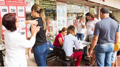 Equipes volantes percorrem bares e restaurantes