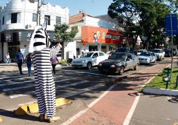 Mobilidade Urbana tem novo personagem para respeito à faixa de pedestres