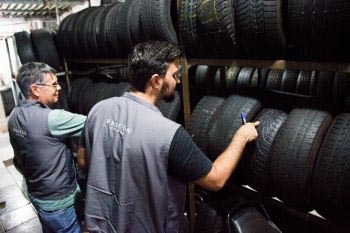 Procon divulgou o balanço da fiscalização contra comércio irregular de pneus frisados