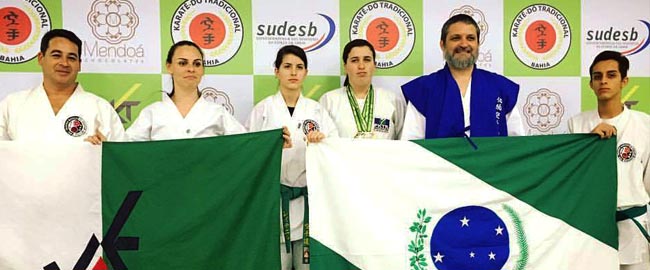 Atleta da UEM é campeã brasileira de Karatê-Dô Tradicional