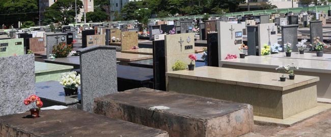 Prefeitura reforça segurança, trânsito e fiscalização de ambulantes no cemitério Prefeitura reforça segurança, trânsito e fiscalização de ambulantes no cemitério