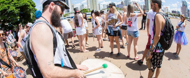 Carnaval de rua com blocos, bandas, trio elétrico e segurança Carnaval de rua com blocos, bandas, trio elétrico e segurança