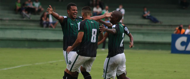 Maringá FC faz bonito fora de casa e vence o Coritiba por 3 a 0