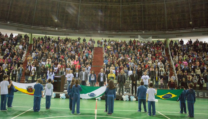 Jogos Interescolares têm competições diárias nas quadras