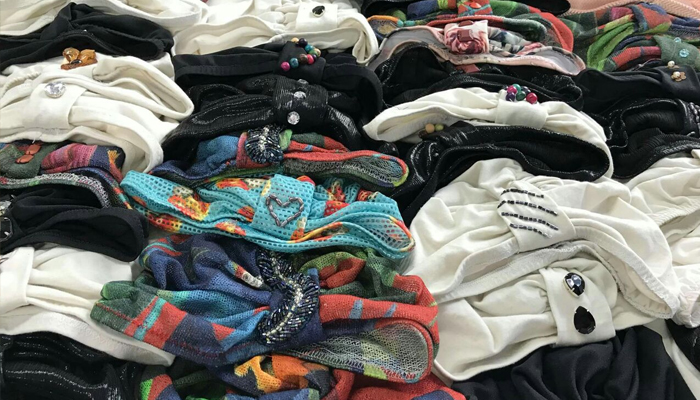 Curso de Moda confecciona trezentos turbantes para doação