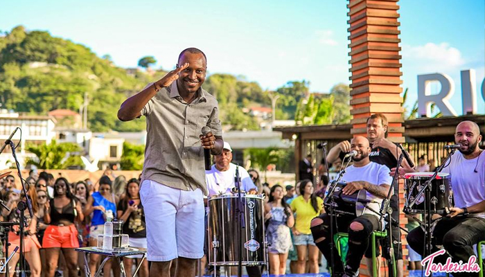 “Tardezinha” de samba e pagode comandada pelo cantor Thiaguinho vai agitar Maringá “Tardezinha” de samba e pagode comandada pelo cantor Thiaguinho vai agitar Maringá