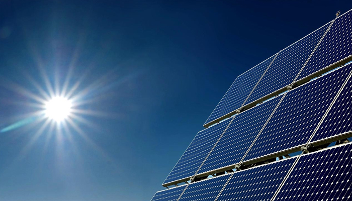 Com lâmpadas Led e placas fotovoltaicas, UEM inicia sistema de energia eficiente