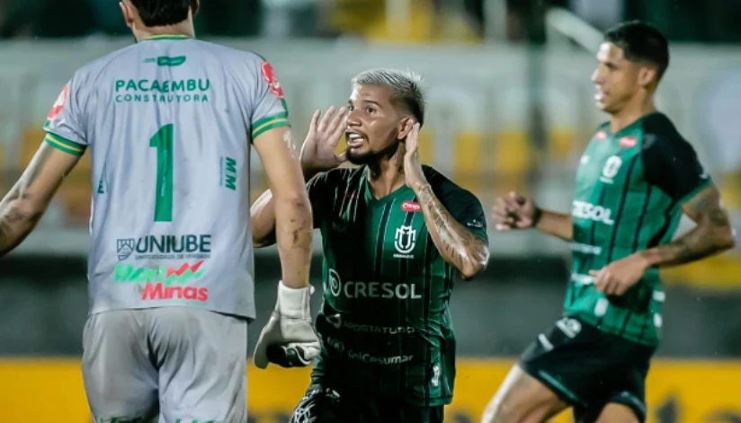 Maringá FC marca gol decisivo nos acréscimos e avança na Copa do Brasil