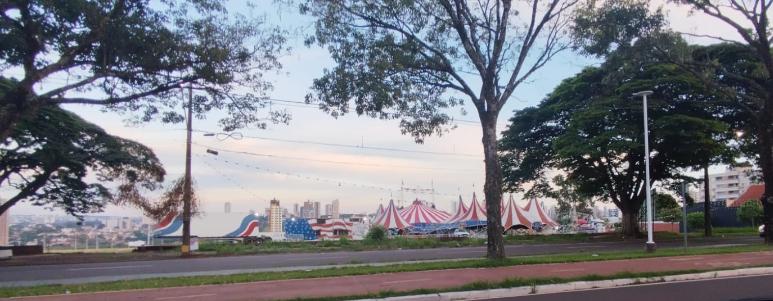 Pela primeira vez em Maringá, The Big Circus traz espetáculos para a Avenida Gastão Vidigal 