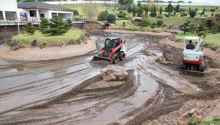 Começa construção de &#8242;piscina&#8242; para acomodar carpas