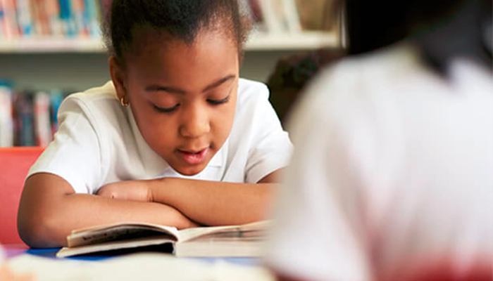 Brasil adere a exame internacional para avaliar capacidade de leitura de criança