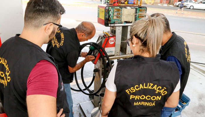 Lacre de bomba: fiscalização constatou perda de 9 ml por litro em Maringá