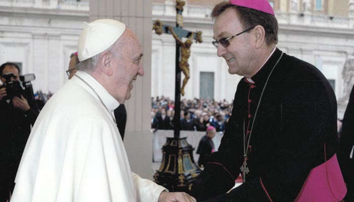 Dom Anuar renuncia cargo de arcebispo devido à problemas de saúde
