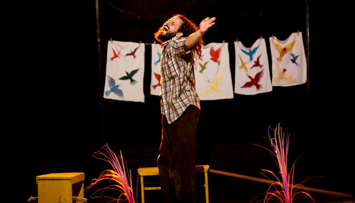 'Aterra', espetáculo original de Jacarezinho, segue com apresentações em Maringá